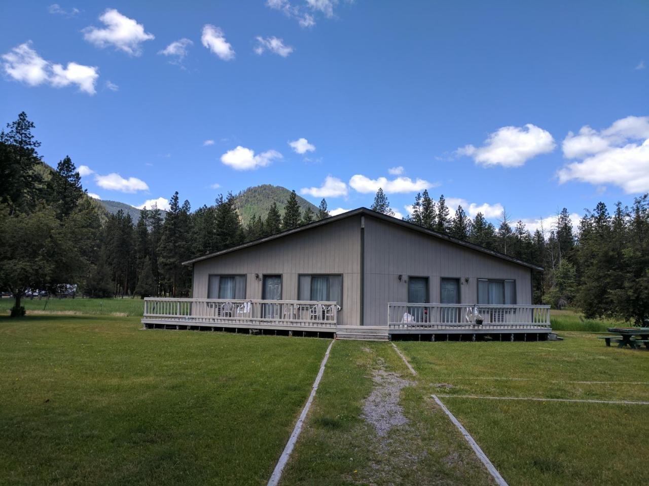 Rock Creek Mercantile & Motel Clinton Buitenkant foto