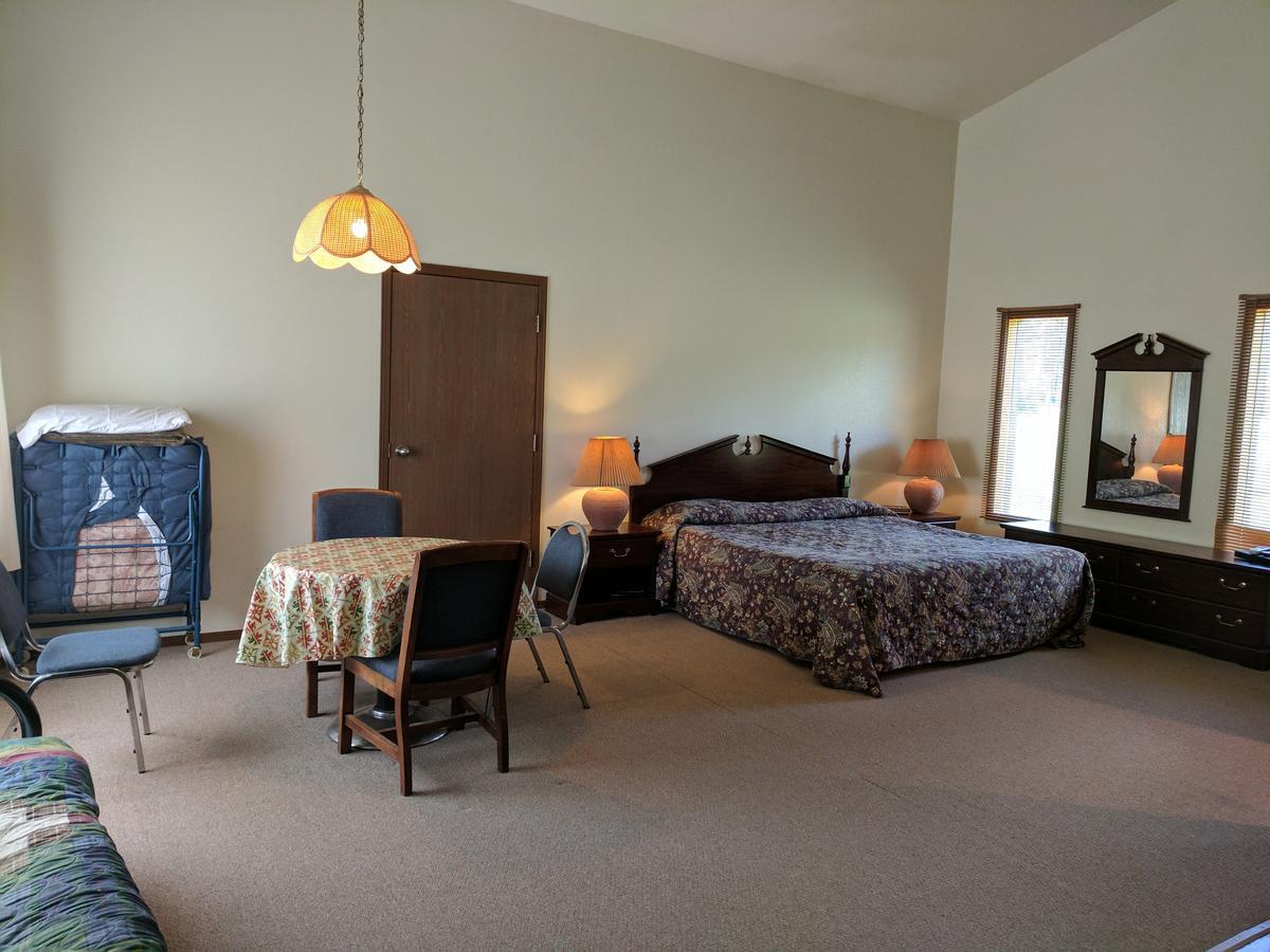 Rock Creek Mercantile & Motel Clinton Buitenkant foto