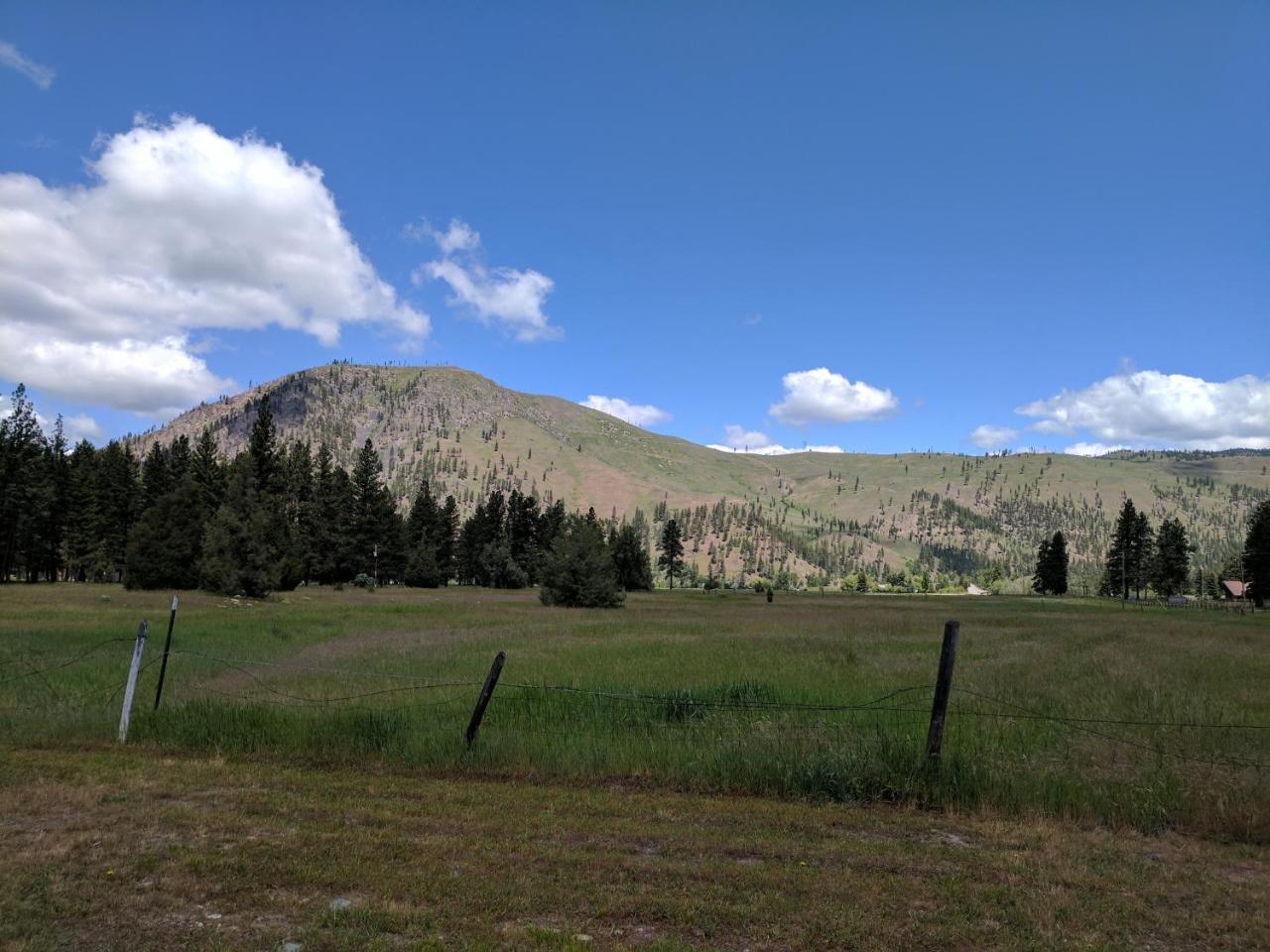 Rock Creek Mercantile & Motel Clinton Buitenkant foto